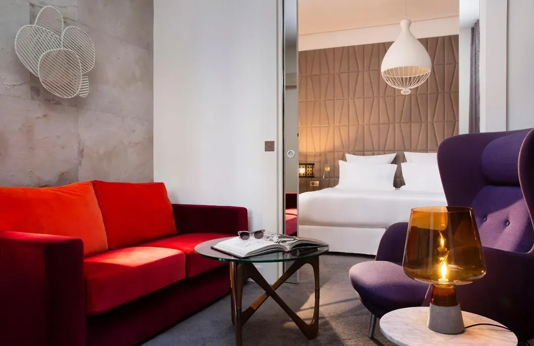Hotel Dupond-Smith-1
